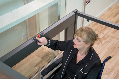 Controlos internos da plataforma elevatória Stannah Easylift