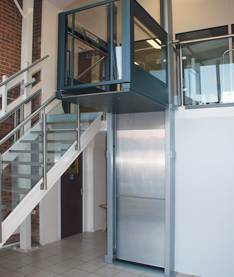 Stannah sierra vp parqueada no piso superior