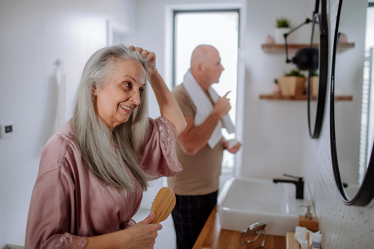 Dicas de segurança no banho para idosos